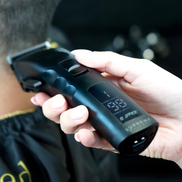 Supreme Clipper 2speed &Removable Blade Sys. Black